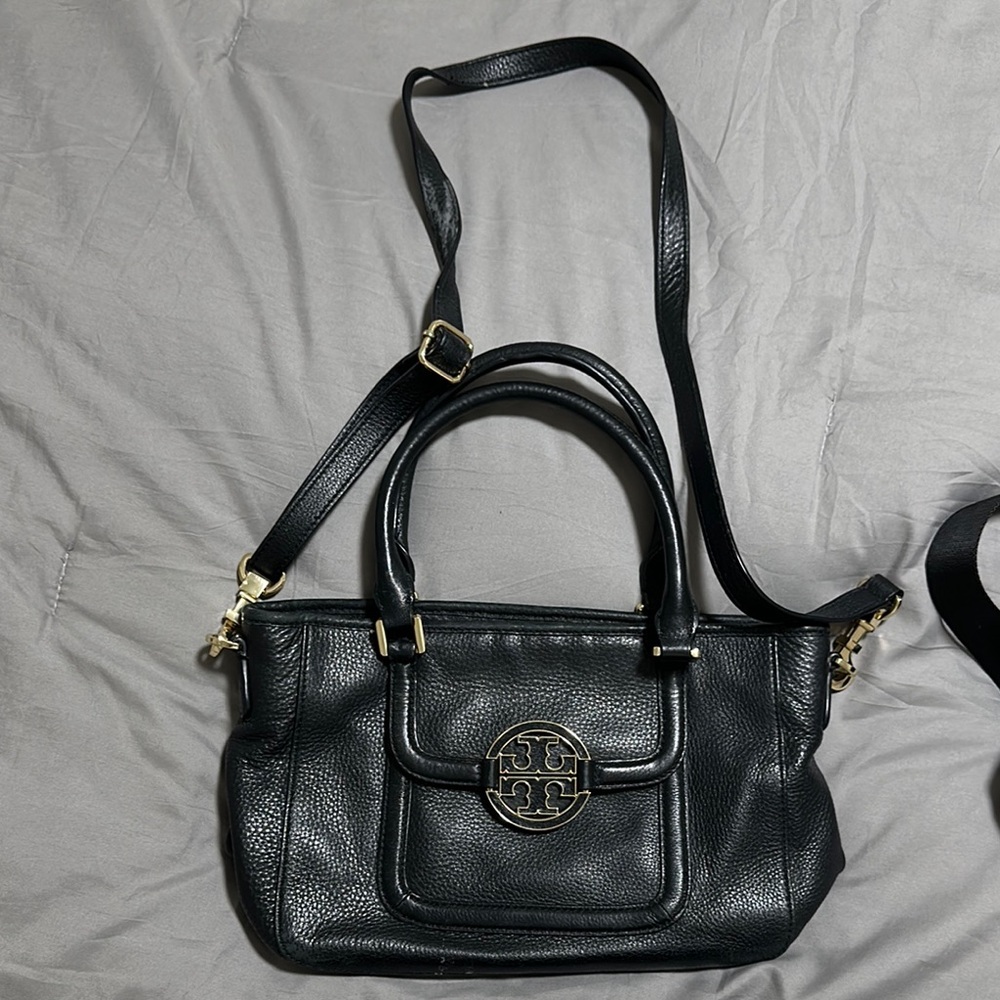 Tory Burch Black Shoulder Bag with Classic Design